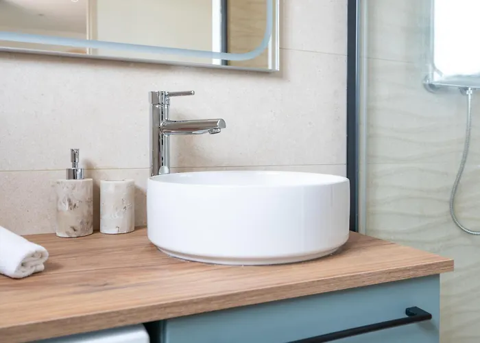 Apartment Le Petit Colbert Yourhosthelper *