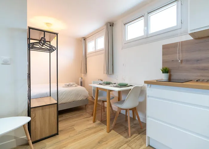 Le Petit Colbert Yourhosthelper