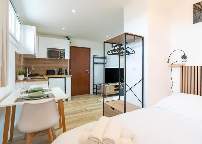 Apartment Le Petit Colbert Yourhosthelper *